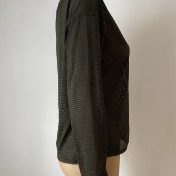 🍋 Lululemon, Lean In LS striped mesh top - Picture 4 of 7